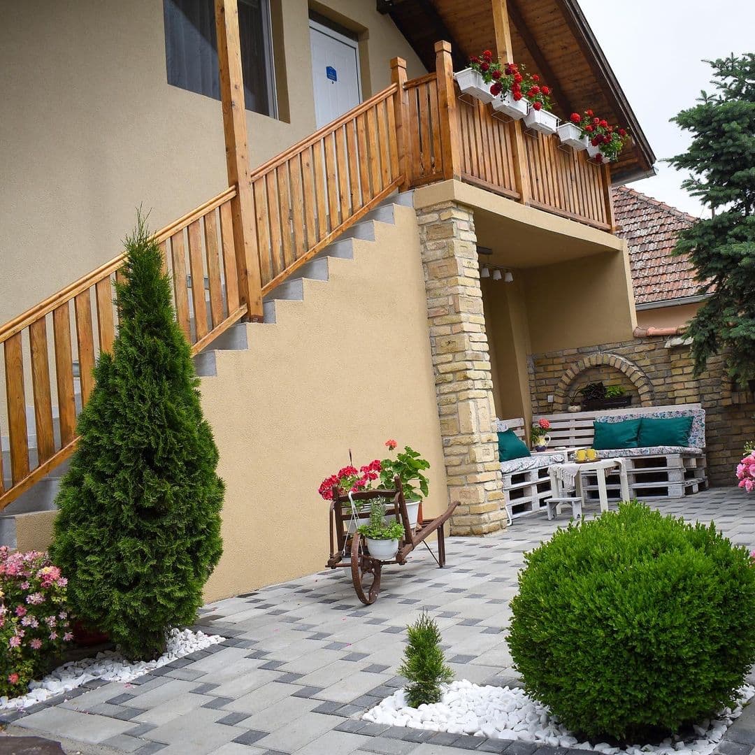 Beautiful patio and garden area